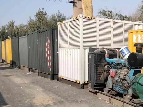 船山200KW柴油发电机机组每小时油耗是多少？